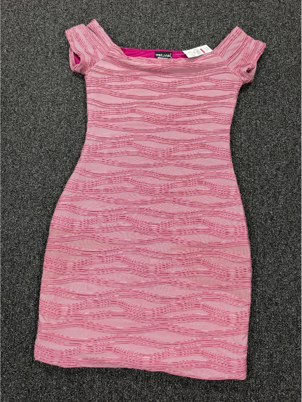 Vintage NWT y2k Wet Seal Pink Off-Shoulder Bodycon Dress Size Small